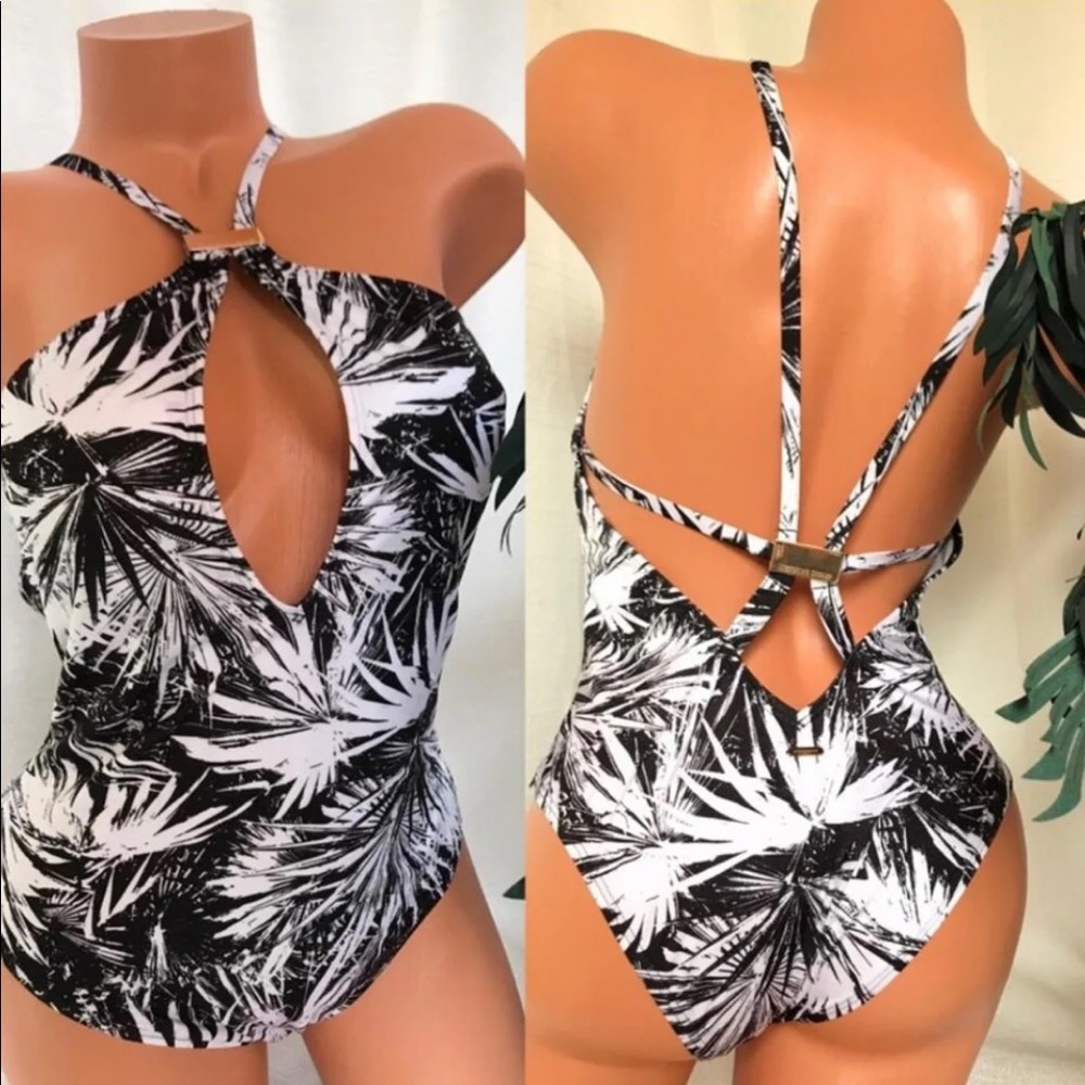🆕NEW Victoria’s Secret One Piece (lg)
